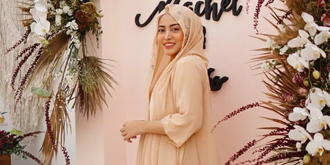 Waspada Virus Corona, Rachel Vennya Batalkan Kunjungi Disneyland Hong Kong