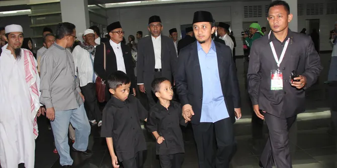 Wisuda Akbar IMQ, Ini Pesan Yusuf Mansur Buat Jokowi