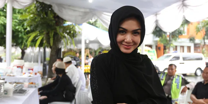 Yuni Shara Akan Berhijab Setelah Benahi Lisan dan Sikap 