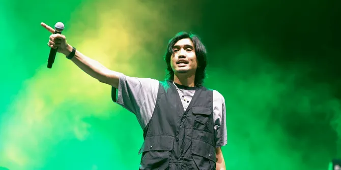 10 Potret Keseruan Sheila on 7 di Panggung KLBB, Duta Duet dengan Putrinya