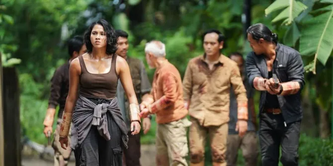 11 Film Zombie Seperti ABADI NAN JAYA yang Paling Menegangkan dan Nggak Kalah Seru