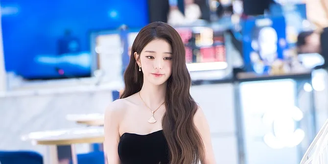 7 Potret Jang Wonyoung dengan Aura Elegan yang Bikin Netizen Terpukau dan Jatuh Hati