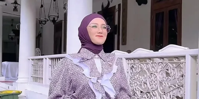 7 Potret Mulan Jameela Main Bareng Amina Anak Angkatnya, Ungkap Perkembangannya