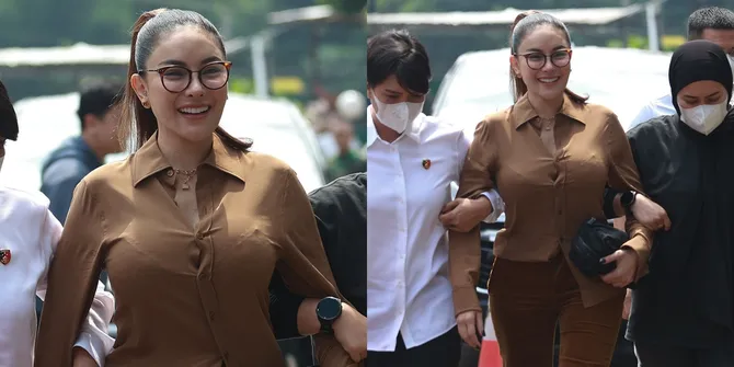 7 Potret Nikita Mirzani Usai Diserahkan ke Rutan Pondok Bambu, Santai dan Tetap Tegar Penuh Senyuman
