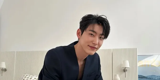 7 Potret Park Young Woon Pemeran Pengawal Raja di 'BON APPETIT, YOUR MAJESTY', Aslinya Ganteng Parah