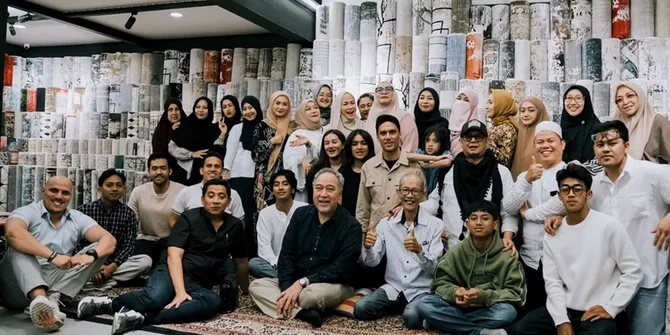 7 Potret Perayaan Ultah Umi Pipik, Penuh Kehangatan Bareng Keluarga