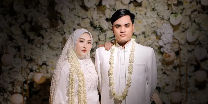 7 Potret Pernikahan Ressa Rosano, Momen Ijab Kabul Ramai Jadi Sorotan 