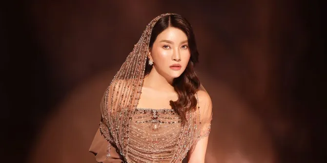 7 Potret Sarwendah dalam Photo Shoot Terbaru, Tampil Elegan - Dijuluki 'Queen'
