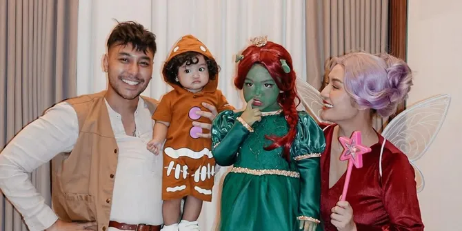 7 Potret Xarena Putri Siti Badriah Tampil Bak Fiona 'Hijau' di Ulang Tahunnya yang ke-4