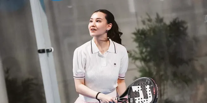 8 Potret Aaliyah Massaid Tunjukkan Skill Main Padel, Debut Turnamen Langsung Juara