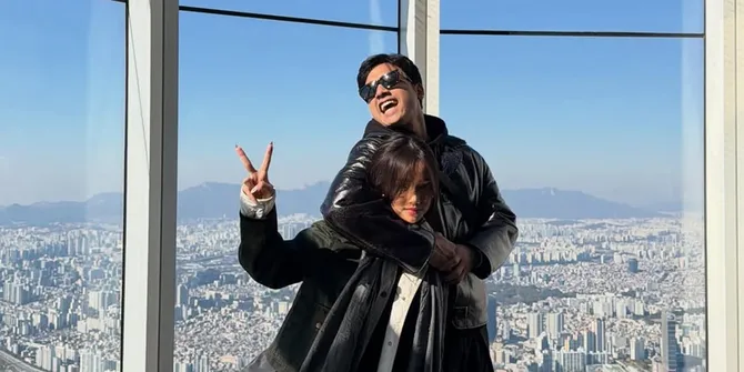 8 Potret Fuji Bareng Fadly Faisal di Korea, dari Foto - Bikin Konten bak Balik ke Setelan Pabrik