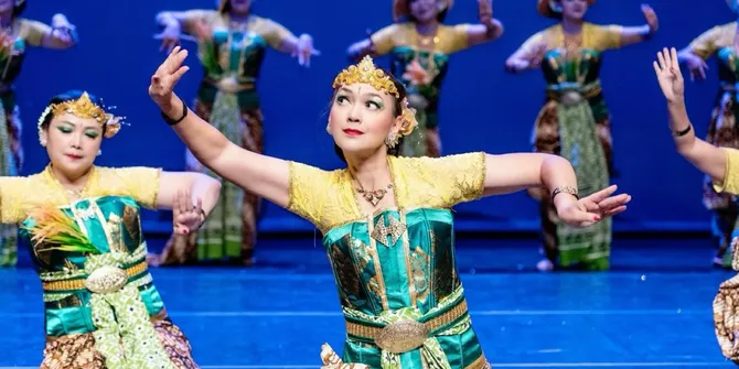 8 Potret Ira Wibowo Ikut Kompetisi Menari di Spanyol, Dapat Juara Satu