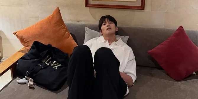 8 Potret Ji Chang Wook Nikmati Waktu di Bali - Pamer Penerbangan ke Yogyakarta Hari Ini