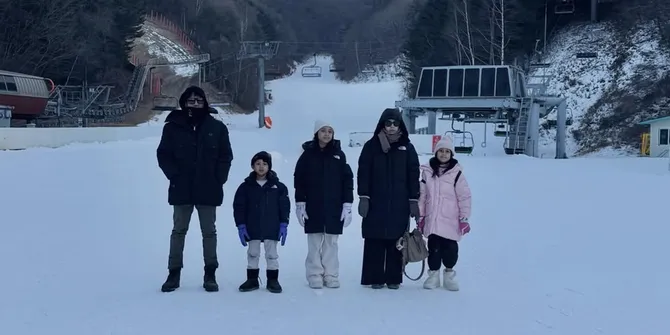 8 Potret Liburan Desta dan Natasha Rizky Bareng Bersama Anak di Korea Selatan, Tetep Kompak