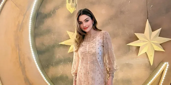 8 Potret Nurah Syahfirah Ibu Sambung Teuku Rassya, Cantik bak Barbie Hidup