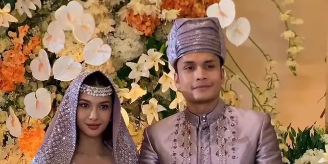 8 Potret 'Pernikahan' Randy Pangalila di Sinetron Pakai Adat Minang, Tampil Totalitas