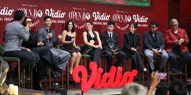 9 Potret Pemain Open BO: I Am Campus di Red Carpet dan Presscon, Tampil Elegan Serba Hitam