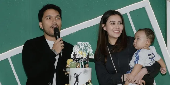 Aaliyah Massaid Kasih Kejutan Ultah Thariq Halilintar yang ke-27 di Lapangan Padel