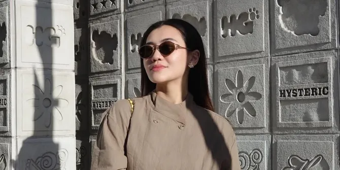 Aaliyah Massaid Kunjungi The Wizarding World of Harry Potter di Jepang, Asyik Cicipi Butterbeer 