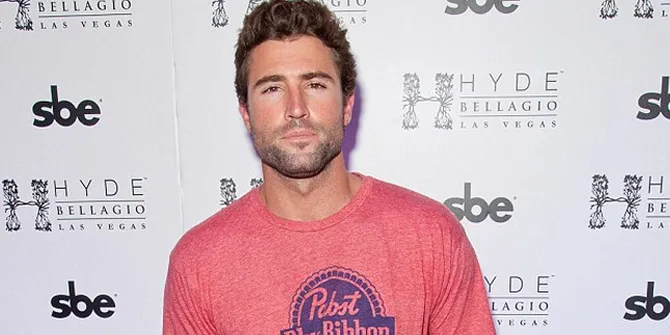 Adik Kim Kardashian Ini Luka-Luka Saat Kunjungi Indonesia