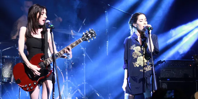 Aksi The Veronicas di Singapura Sampai Didatangi Fan Dari Brazil!