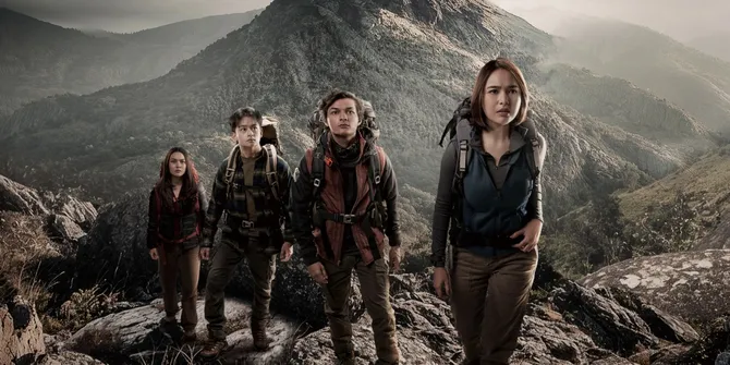 Amanda Manopo Perdana Naik Gunung di Film 'DUSUN MAYIT'