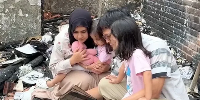 Anisa Rahma Tengok Rumah yang Terbakar, Reaksi Anak Bikin Haru