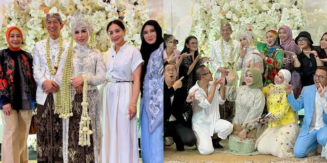 Anniversary 30 Tahun, Melly Goeslaw & Anto Hoed 'Nikah Lagi'