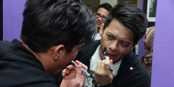 Ariel Sibuk Bercukur - Kegiatan NOAH Jelang Sesi Wawancara