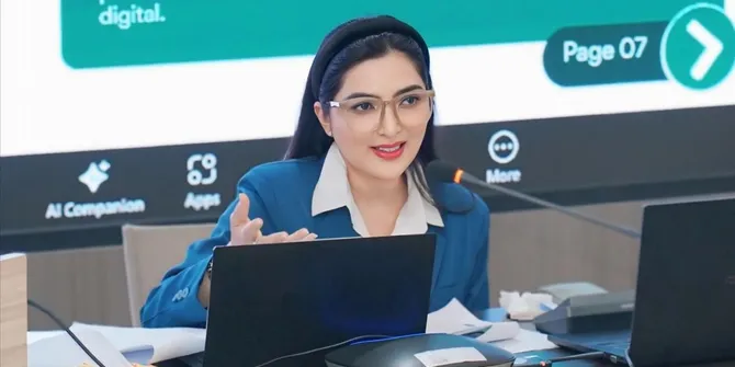 Ashanty Rampung Wawancara Para Artis Untuk Disertasi, Kini Olah Data Menuju Ujian Kelayakan