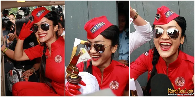 Bebas Dari Penjara - Julia Perez Kenakan Jumpsuit Merah Ketat