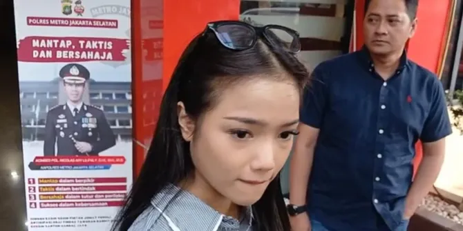 Berawal dari Insting Kuat Tengah Malam, Fuji Bongkar Aksi Penipuan Admin Lewat Bukti Transfer Janggal