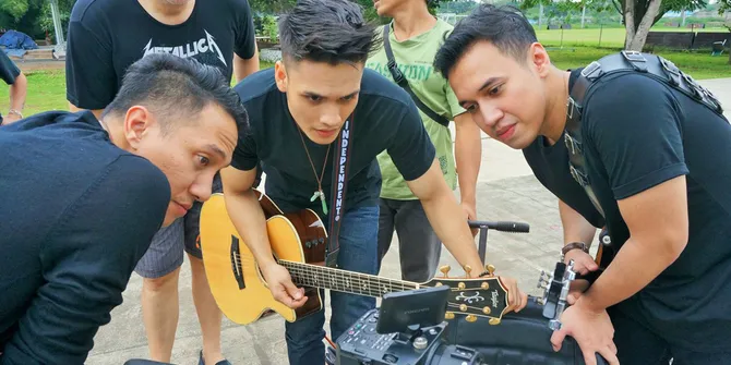 BTS 'Kisah Yang Sempurna', RVN Asyik Beraksi Dengan Gaya Kece