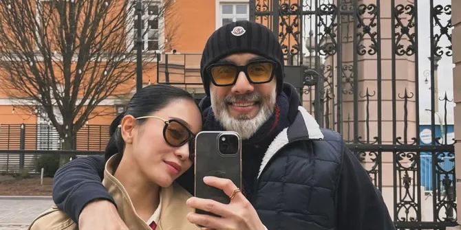 Bunga Zainal Liburan Berdua Bareng Suami di Polandia, Rahasia Hubungan Makin Awet Terungkap