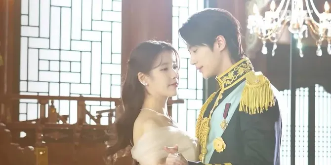 Byeon Woo Seok dan Outfit Pangeran di PERFECT CROWN, Serasi dengan IU