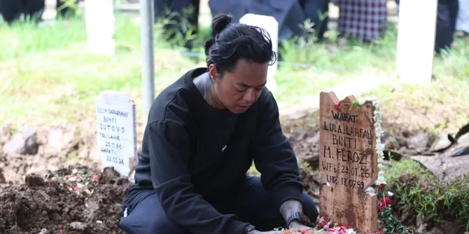 Datangi Makam Lula Lahfah, Reza Arap Ungkap Impian Almarhumah