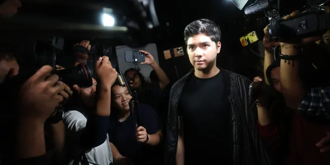 Deretan Artis Melayat ke Almarhum Vidi Aldiano, Rumah Duka Penuh Haru