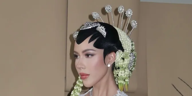 Detail Penampilan Patricia Schuldtz Akad Nikah dengan Darma Mangkuluhur