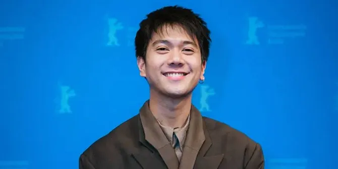 Diduga Pacaran dengan Bernadya, Iqbaal Ramadhan Santai Hadiri Kondangan