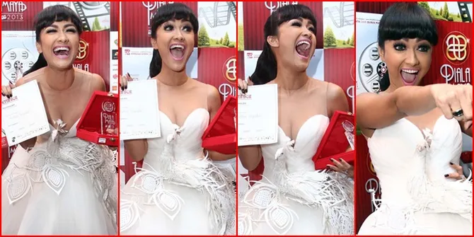 Ekspresi Konyol Bahagia Julia Perez Raih Piala Maya 2013
