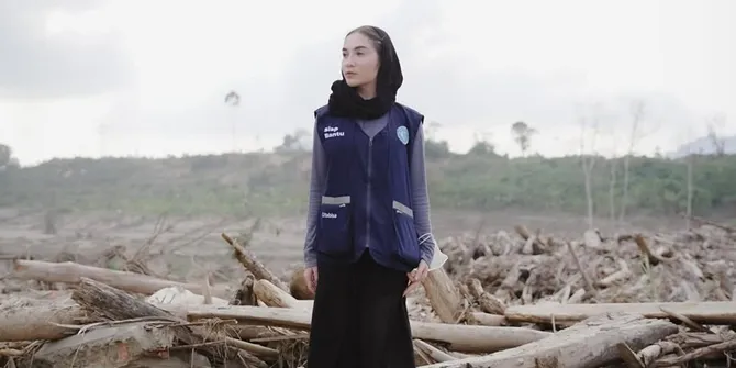 Elina Joerg Salurkan Bantuan ke Aceh, Sempat Seru-seruan Bareng Anak-anak