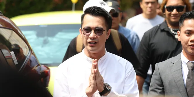 Eza Gionino dan Meiza Aulia Coritha Jalani Sidang Perdana Perceraian