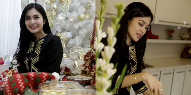 FOTO: Cerita Seru Sandra Dewi Soal Natal, Dari Kue Sampai Pacar
