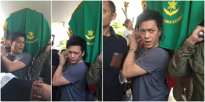 Foto-Foto Ariel NOAH Kala Mengantar Jenazah Ayah ke Masjid, Tegar