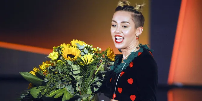 Foto Gladi Bersih Miley Cyrus Menjelang Bangerz tour