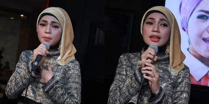 FOTO: Indah Nevertari Ungkap Rasa Haru Bawakan Lagu 'Rabbana'