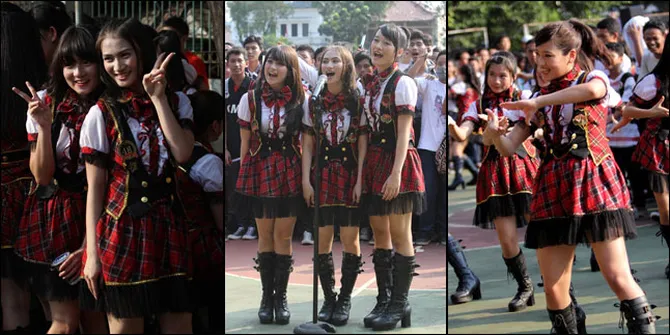 Foto JKT48 Nyanyikan Lagu Nasional Bersama Fans