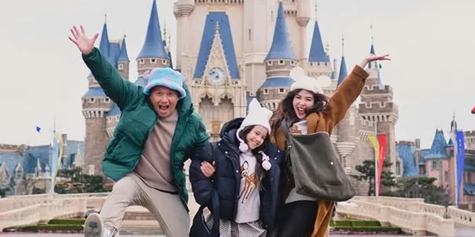 Gading, Gisel dan Gempi Lanjut Liburan di Jepang, Seru di 2 Theme Park