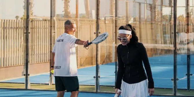 Gading Marten Romantis Main Padel Bareng Medina Dina di Barcelona