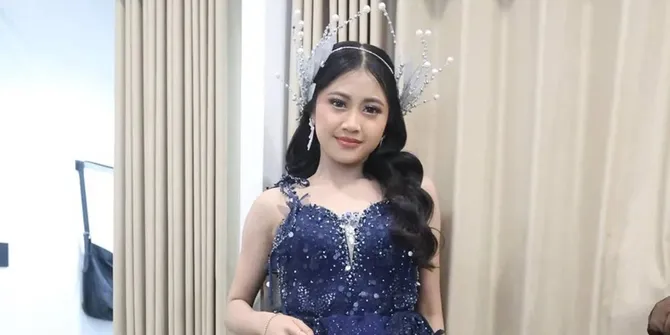 Intip Saat Tasya DA7 hingga April Berdandan di Balik Panggung, Gemas!